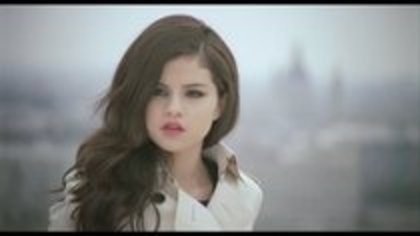 27585387_HCNEACUPI - selena gomez round and round