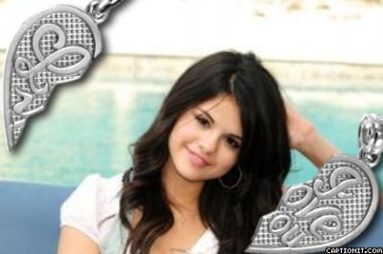 captionit1130543301D31 - ssssselena