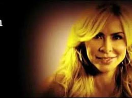 aylin mujica - Aylin Mujica