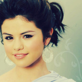 Selena Gomez - Selena Gomez-Poze Cool