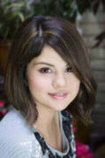 Selena Gomez - Selena Gomez-Poze Cool