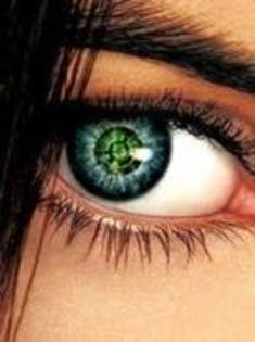 Ochi verde ciudat - Eyes