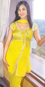 Shilpa-anand-12; galben...
