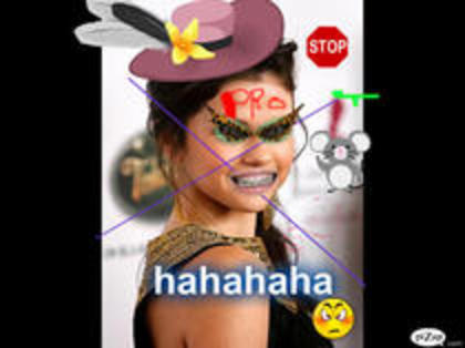 36074072_CTPEOQQYX - Selena Gomez-Poze de pe net