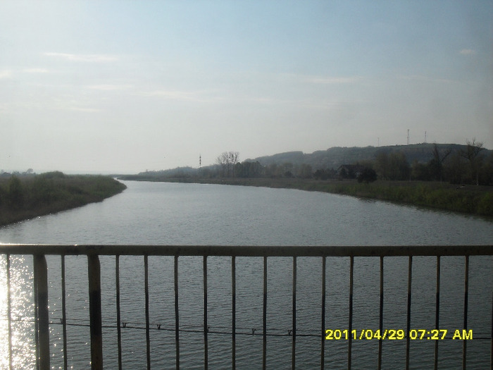 Raul Siret-Aval-foto de pe pod; Raul Siret-Aval-foto de pe pod
