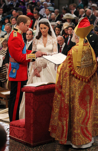 Kate+Middleton+Royal+Wedding+2+i3-XmjMHP1_l