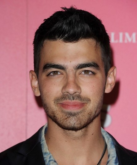 Joe+Jonas+Weekly+Hot+Hollywood+JhuWelA1Jaal - Us Weekly Hot Hollywood