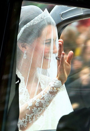 Kate+Middleton+Guests+Arrive+Royal+Wedding+-5fzgebcY0el - poze de la nunta regala