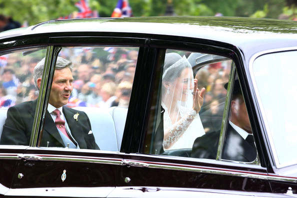 Kate+Middleton+Guests+Arrive+Royal+Wedding+h_NqZKoadIZl