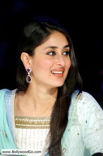 Kareena-Kapoor-bollywoodgo.com_[1] - Kareena Kapoor
