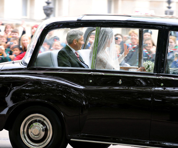 Kate+Middleton+Queen+Elizabeth+II+Arrives+aCx4tFeQYqUl