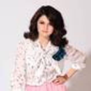 selena-gomez-475604l-thumbnail_gallery - 00selena gomez sedinta foto