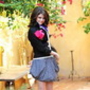 selena-gomez-603614l-thumbnail_gallery - 00selena gomez sedinta foto 1