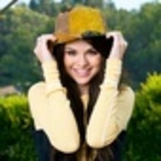 selena-gomez-505489l-thumbnail_gallery - 00selena gomez sedinta foto 2