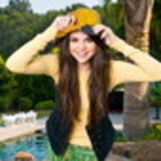 selena-gomez-683974l-thumbnail_gallery