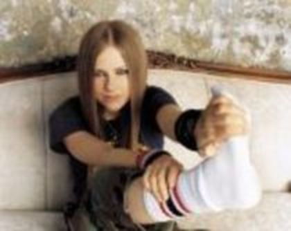 BYVJRUNFLXSUZDHEXRG - Avril Lavigne