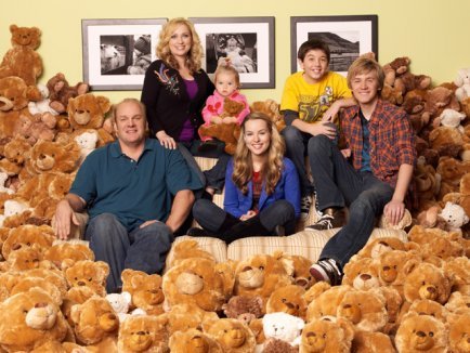 bafta-charlie-un-serial-pentru-intreaga-familie-434x326 - good luck charlie