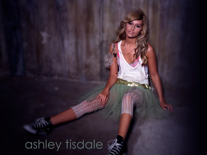 Ashley-Tisdale-ashley-tisdale-151918_1024_768 - ashley tisdale