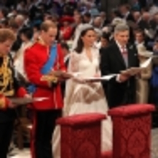 Prince-William-and-Kate-Middleton-at-Royal-Wedding-2-94x94[1] - Nunta Regala