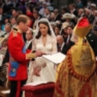 Prince-William-and-Kate-Middleton-at-Royal-Wedding-3-94x94[1] - Nunta Regala