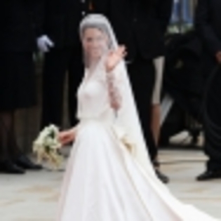 royal-wedding-kate-middleton-arrives-1-94x94[1] - Nunta Regala