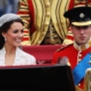 Royal-Wedding-William-and-Kate-Leave-as-Prince-and-Princess-2-94x94[1]