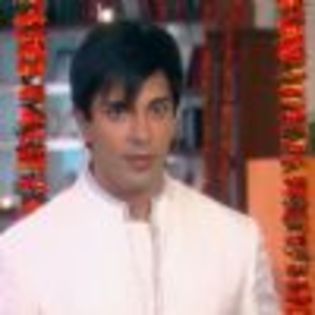 33083-karan-singh-grover-in-dmg[1] - Karan Singh Grover sau Armaan