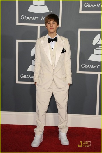 justin-bieber-grammy-awards-02 justin-bieber-grammy-awards-02