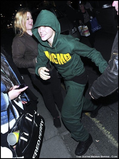 justinbieber-london-march2011-02 - Justin Bieber 000000