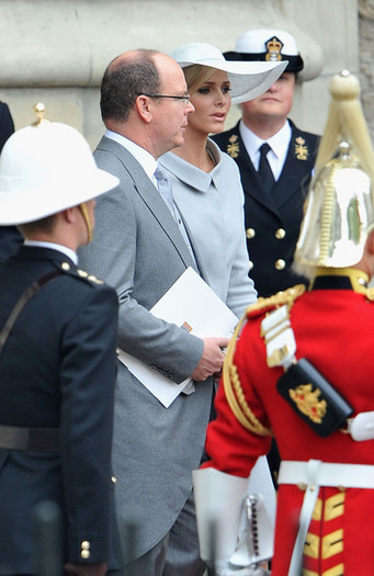 Royal+Wedding+Carriage+Procession+Buckingham+7ypiO0Tvv4Yl