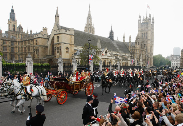 Royal+Wedding+Carriage+Procession+Buckingham+8Q2vd-m0hCRl