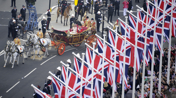 Royal+Wedding+Carriage+Procession+Buckingham+bwGnSIacgrgl - poze de la nunta regala