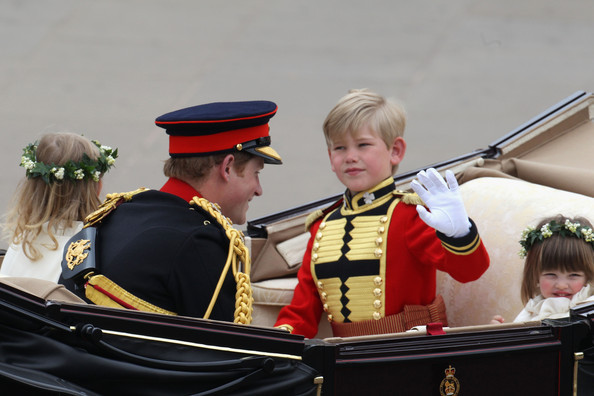Royal+Wedding+Carriage+Procession+Buckingham+E6YQ_YV4Frcl - poze de la nunta regala