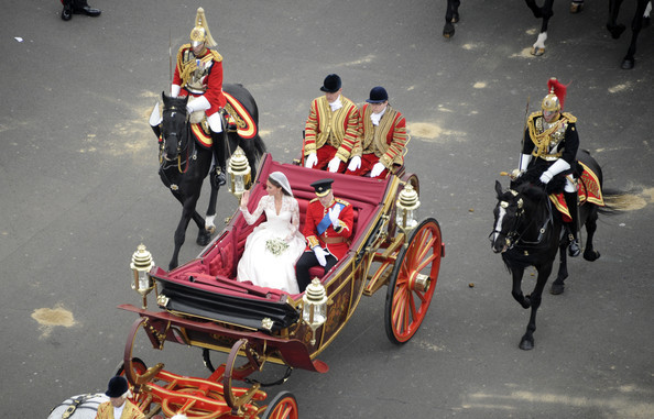 Royal+Wedding+Carriage+Procession+Buckingham+FyK9abiCL5el