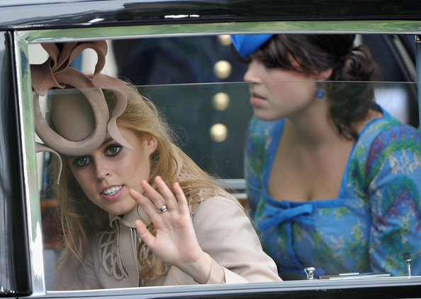 Royal+Wedding+Carriage+Procession+Buckingham+GUyuamrYCJwl - poze de la nunta regala