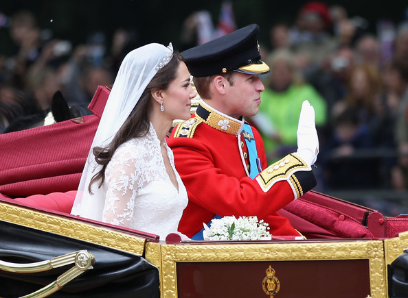 Royal+Wedding+Carriage+Procession+Buckingham+OtJSxXWglPFl
