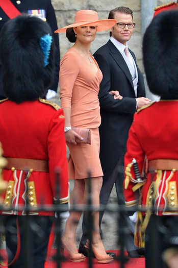 Royal+Wedding+Carriage+Procession+Buckingham+Oyzo4YyVXF5l