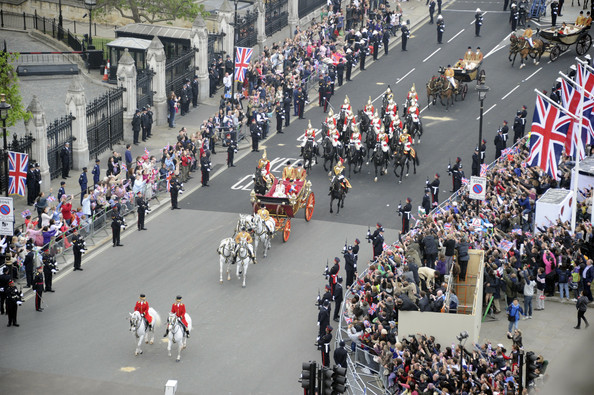 Royal+Wedding+Carriage+Procession+Buckingham+Pfjs82avvBxl