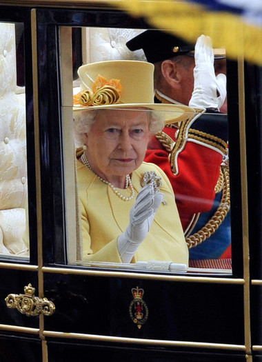 Royal+Wedding+Carriage+Procession+Buckingham+K7eJLfF_wLal - poze de la nunta regala2
