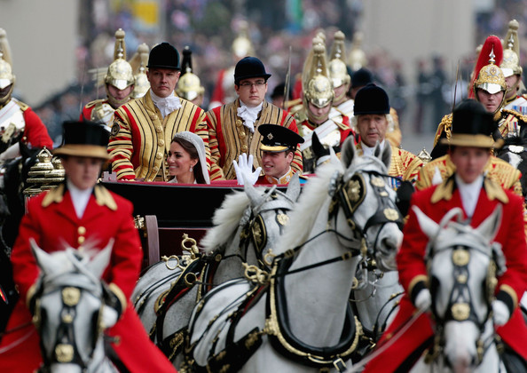 Royal+Wedding+Carriage+Procession+Buckingham+ROxTnkXjpURl