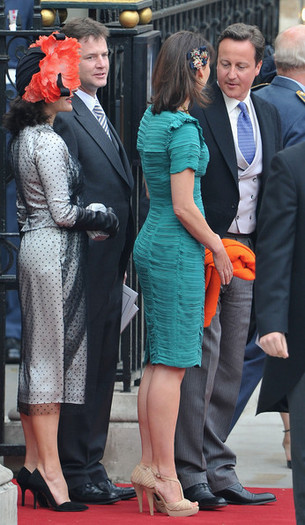 Royal+Wedding+Carriage+Procession+Buckingham+Sj2Is0V1WWal