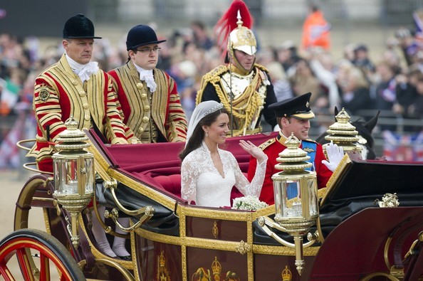 Royal+Wedding+Carriage+Procession+Buckingham+NDFn8DaSZqBl