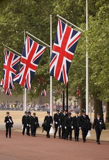 Royal+Wedding+Carriage+Procession+Buckingham+nZMDkWCMbWEl - poze de la nunta regala2