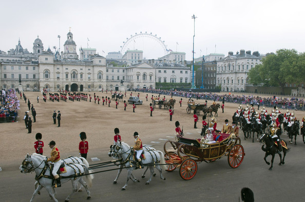 Royal+Wedding+Carriage+Procession+Buckingham+Ohy1_ohsHb4l - poze de la nunta regala2