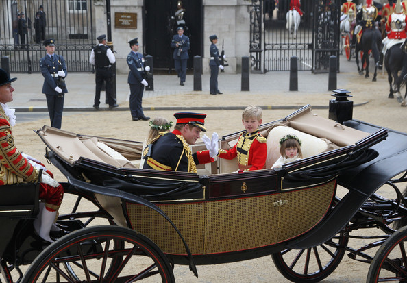 Royal+Wedding+Carriage+Procession+Buckingham+OSgdZYmUDgPl