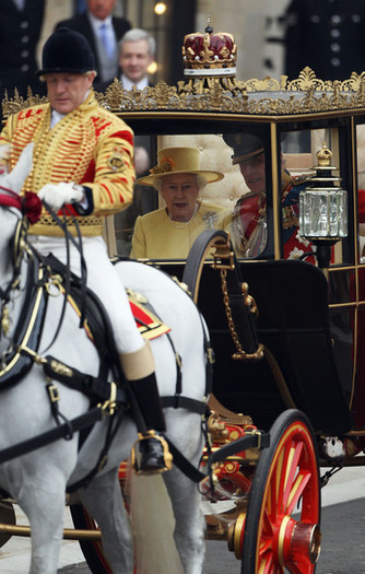 Royal+Wedding+Carriage+Procession+Buckingham+vh3BGs_NelSl - poze de la nunta regala