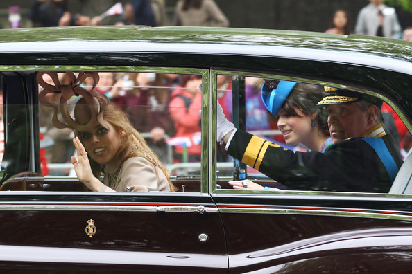 Royal+Wedding+Carriage+Procession+Buckingham+VP5Ez83jtWUl - poze de la nunta regala2