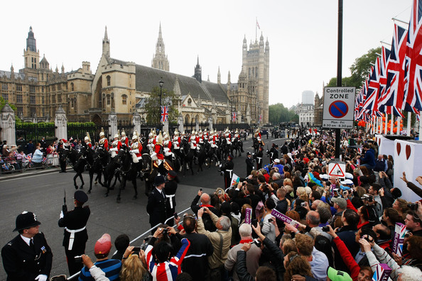 Royal+Wedding+Carriage+Procession+Buckingham+ec9hTHC9ZLkl