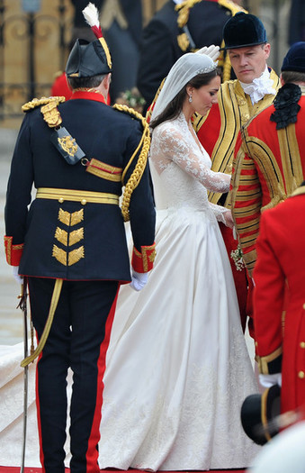 Royal+Wedding+Carriage+Procession+Buckingham+ZJDczHdcOZSl - poze de la nunta regala