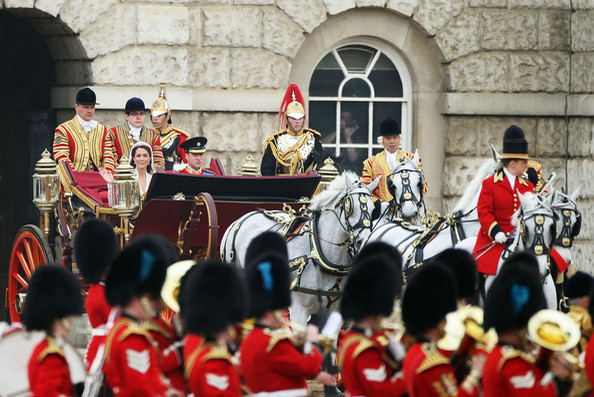 Royal+Wedding+Carriage+Procession+Buckingham+m2N9_HmAuOtl - poze de la nunta regala2